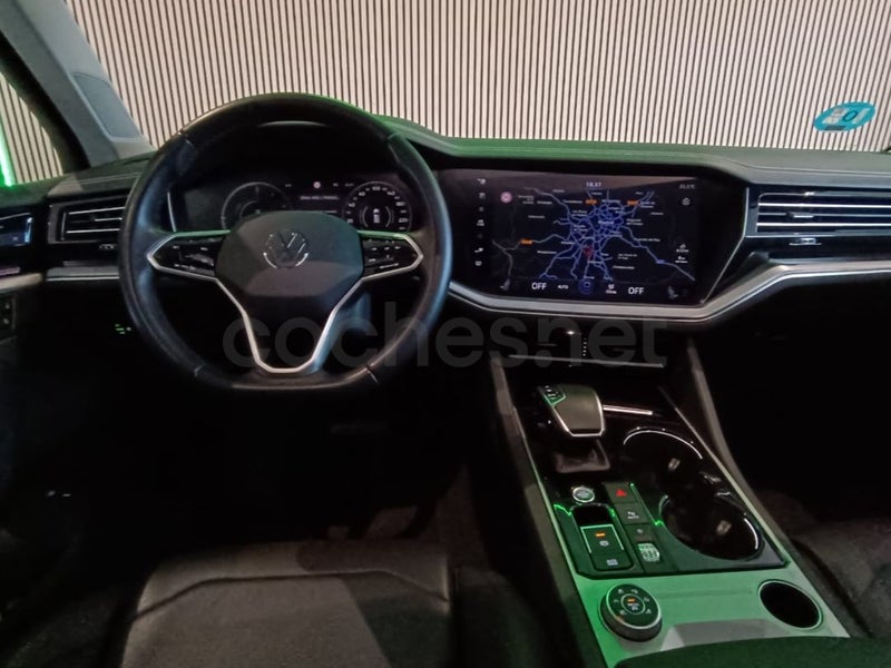 VOLKSWAGEN Touareg eHybrid Eleg 3.0 V6 TSI Tip 4M - Coche de segunda mano en Fuenlabrada - Imagen 6