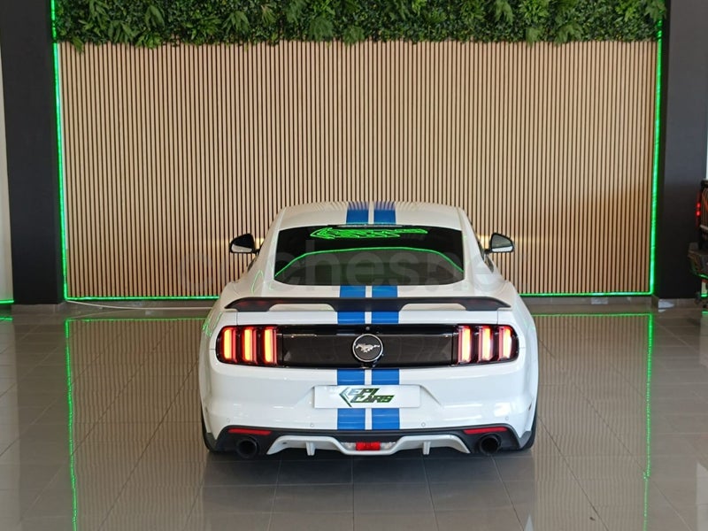 FORD Mustang 2.3 EcoBoost Mustang Fastback - Coche de segunda mano en Fuenlabrada - Imagen 11