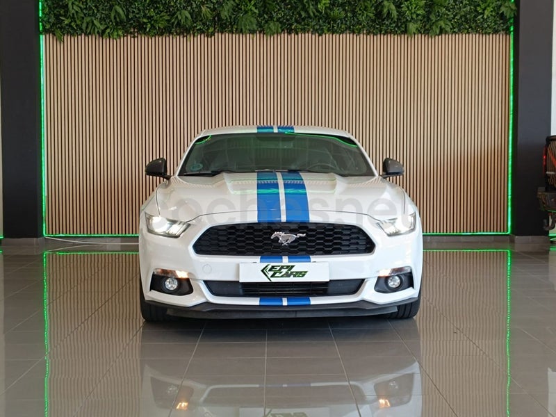 FORD Mustang 2.3 EcoBoost Mustang Fastback - Coche de segunda mano en Fuenlabrada - Imagen 2