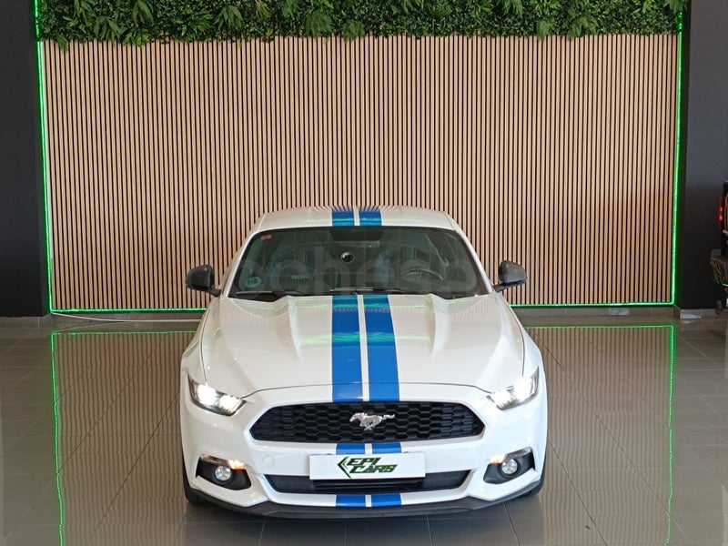 FORD Mustang 2.3 EcoBoost Mustang Fastback - Coche de segunda mano en Fuenlabrada - Imagen 10