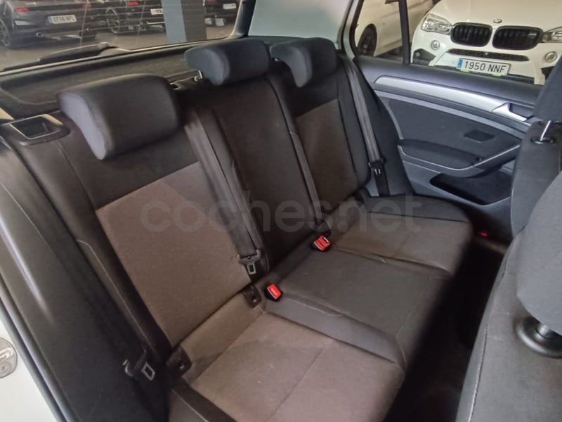 VOLKSWAGEN Golf Advance 1.6 TDI - Coche de segunda mano en Fuenlabrada - Imagen 10
