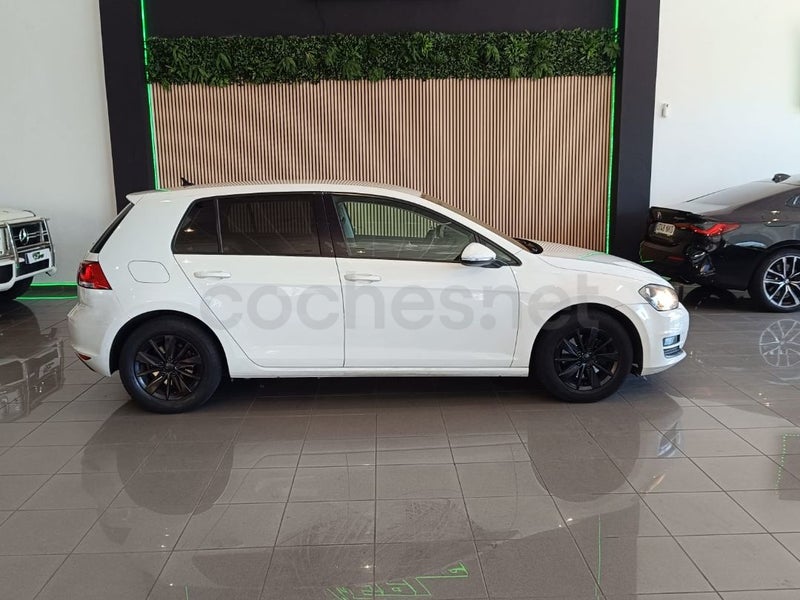 VOLKSWAGEN Golf Advance 1.6 TDI - Coche de segunda mano en Fuenlabrada - Imagen 5