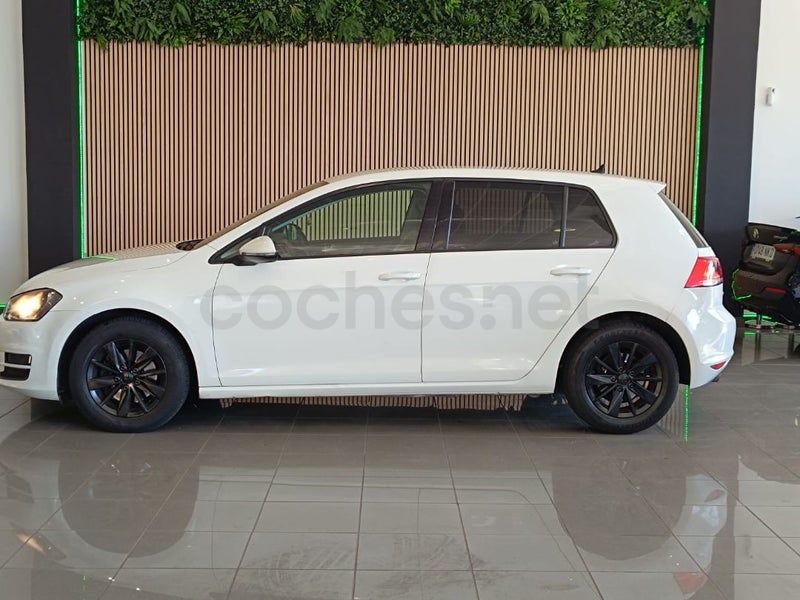 VOLKSWAGEN Golf Advance 1.6 TDI - Coche de segunda mano en Fuenlabrada - Imagen 4