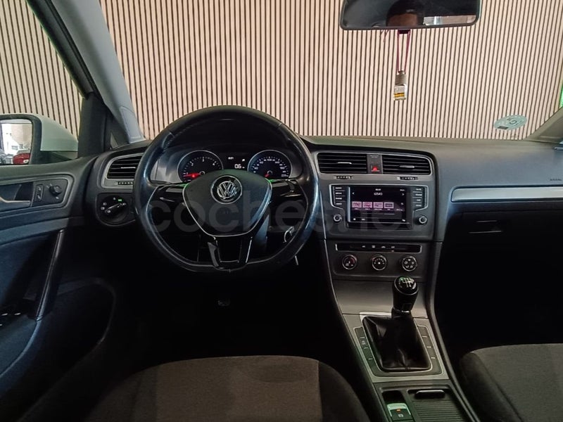 VOLKSWAGEN Golf Advance 1.6 TDI - Coche de segunda mano en Fuenlabrada - Imagen 7