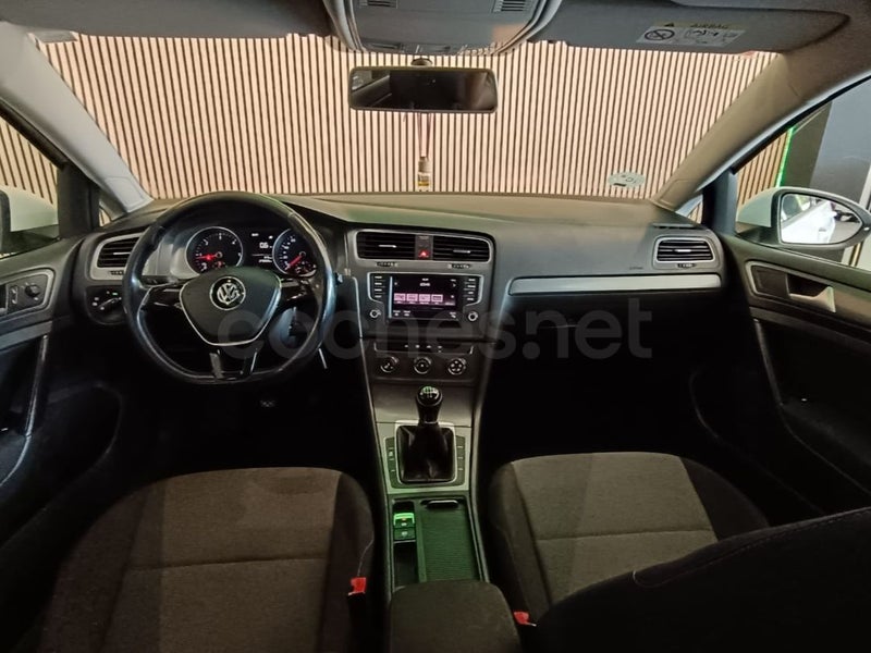 VOLKSWAGEN Golf Advance 1.6 TDI - Coche de segunda mano en Fuenlabrada - Imagen 6