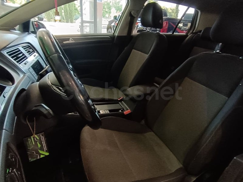 VOLKSWAGEN Golf Advance 1.6 TDI - Coche de segunda mano en Fuenlabrada - Imagen 8