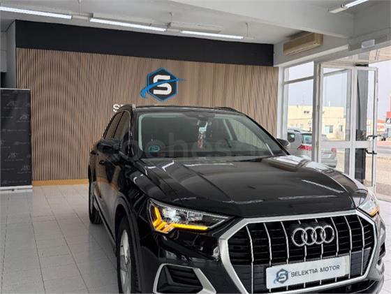AUDI Q3 Advanced 35 TDI S tronic AUDI Q3 Advanced 35 TDI S tronic