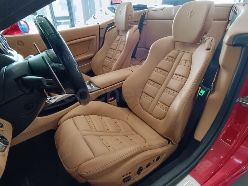 FERRARI California 4.3 V8 4 plazas - Coche de segunda mano en Fuenlabrada - Imagen 12