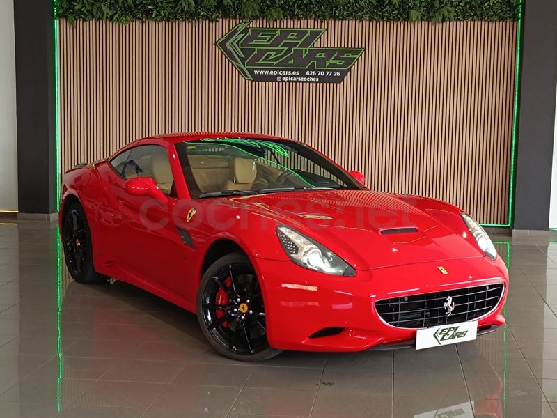 FERRARI California 4.3 V8 4 plazas - Coche de segunda mano en Fuenlabrada - Imagen 2