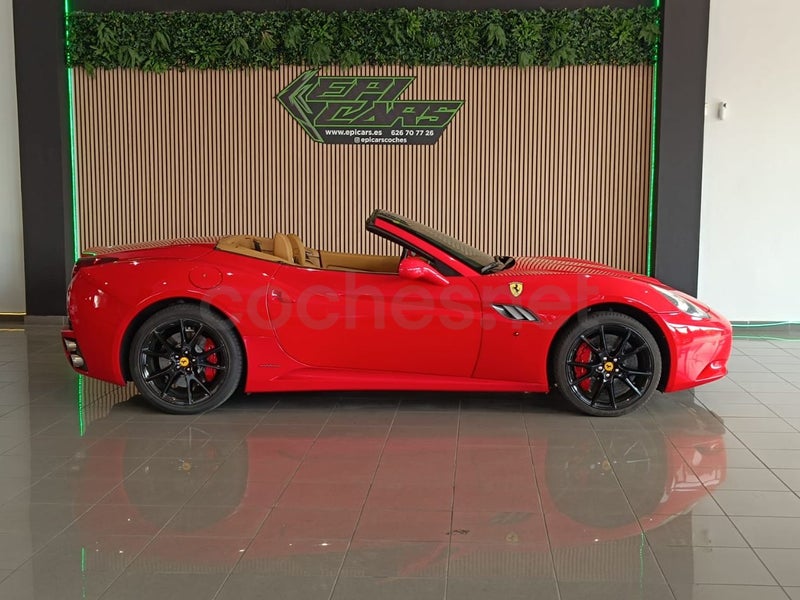 FERRARI California 4.3 V8 4 plazas - Coche de segunda mano en Fuenlabrada - Imagen 6