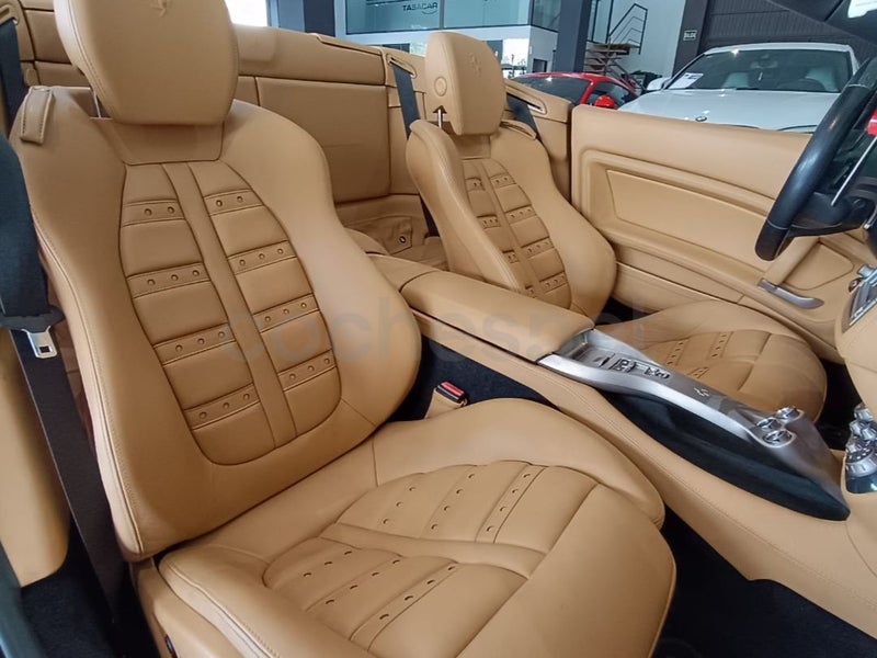 FERRARI California 4.3 V8 4 plazas - Coche de segunda mano en Fuenlabrada - Imagen 10