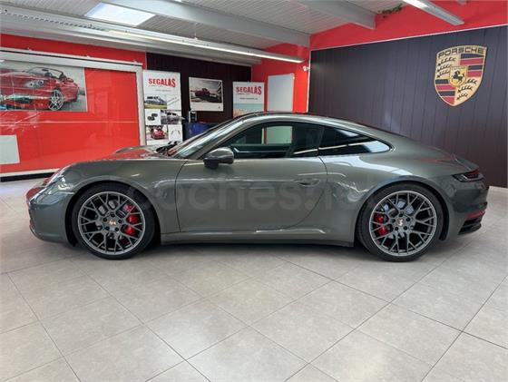 PORSCHE 911 Carrera 4S