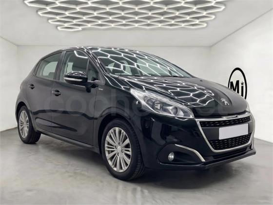 PEUGEOT 208 Signature 1.2L PureTech