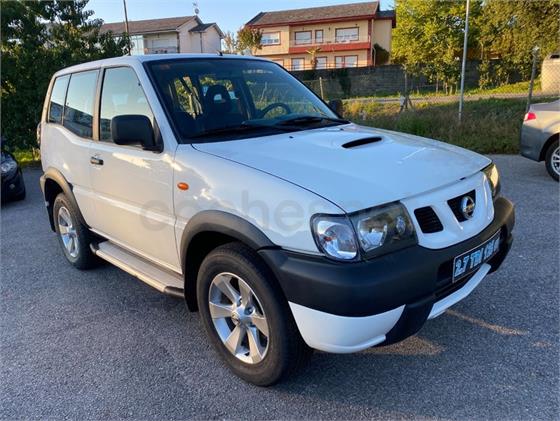 NISSAN Terrano 2.7 TDi Sport