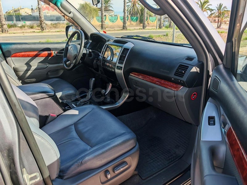 TOYOTA LAND CRUISER CRUISER 3.0 D4D 173CH VX