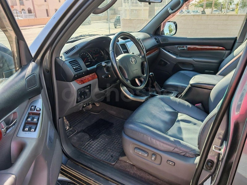 TOYOTA LAND CRUISER CRUISER 3.0 D4D 173CH VX