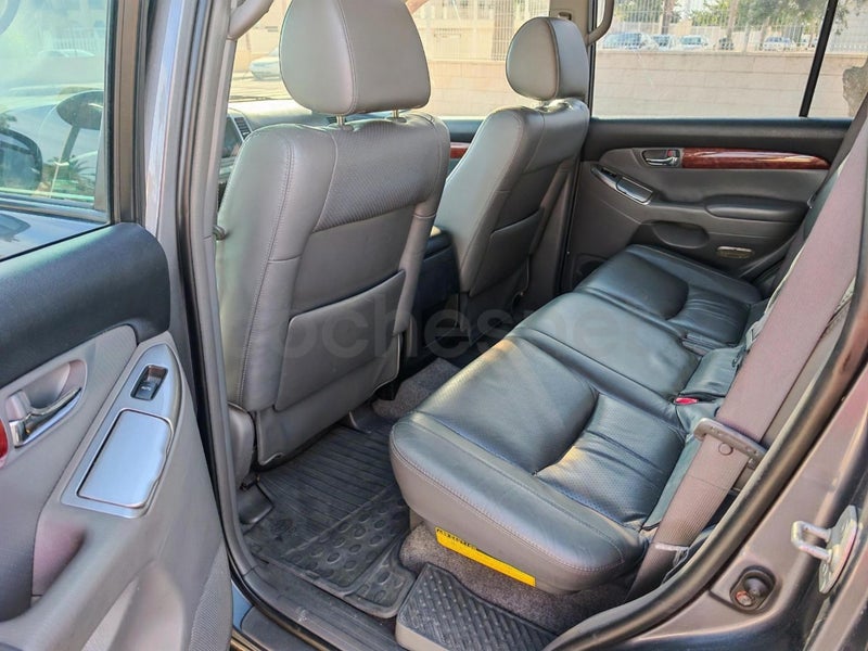 TOYOTA LAND CRUISER CRUISER 3.0 D4D 173CH VX