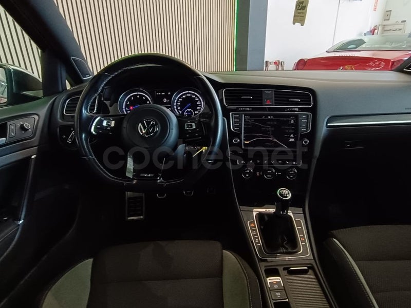 VOLKSWAGEN Golf R 2.0 TSI BMT 4Motion - Coche de segunda mano en Fuenlabrada - Imagen 4
