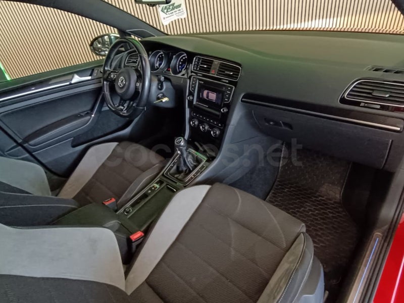 VOLKSWAGEN Golf R 2.0 TSI BMT 4Motion - Coche de segunda mano en Fuenlabrada - Imagen 5