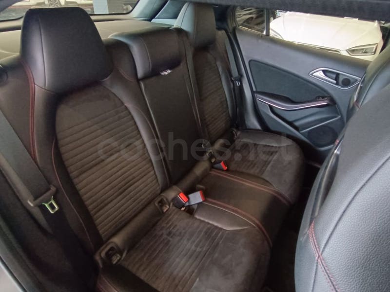 MERCEDES-BENZ Clase GLA GLA 250 4Matic AMG Line - Coche de segunda mano en Fuenlabrada - Imagen 10