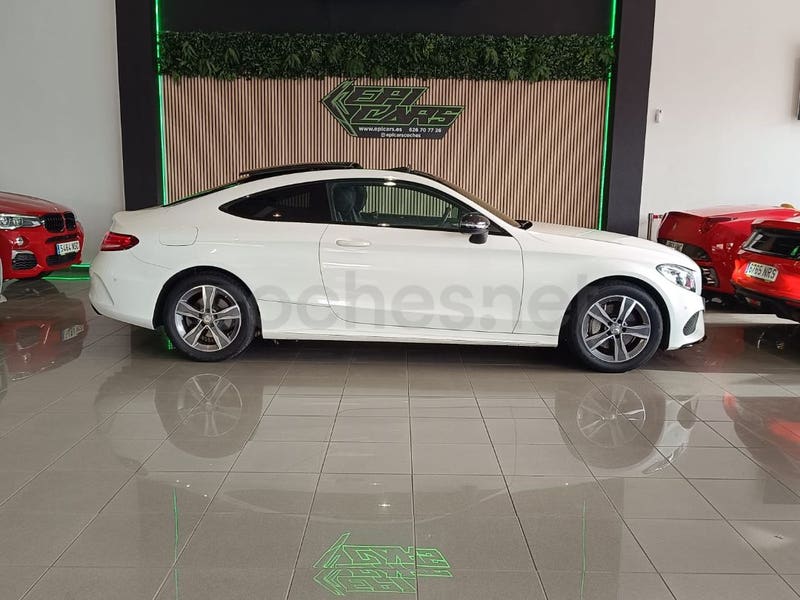 MERCEDES-BENZ Clase C C 200 Coupe - Coche de segunda mano en Fuenlabrada - Imagen 4