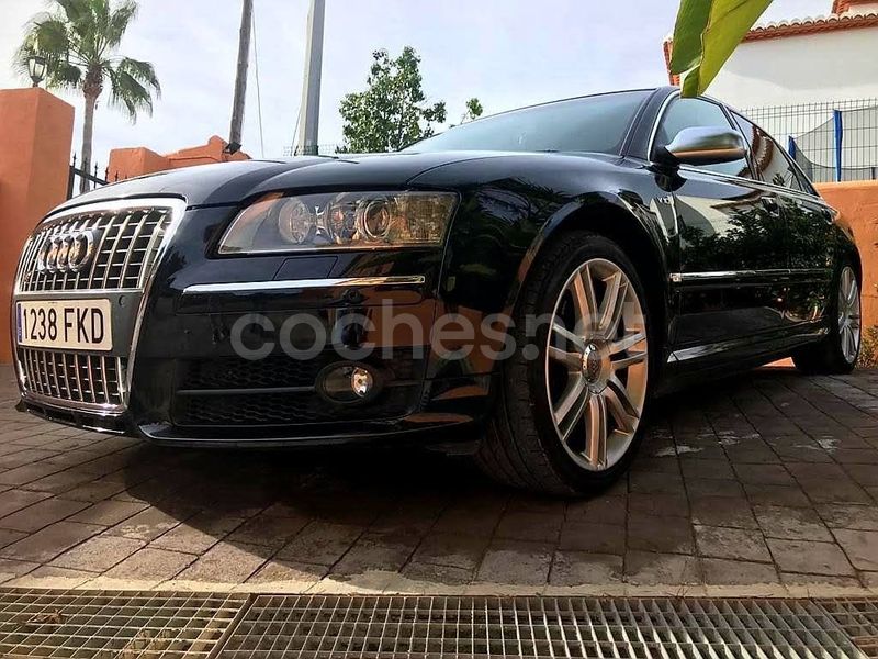 AUDI S8 5.2 V10 FSI quattro tiptronic