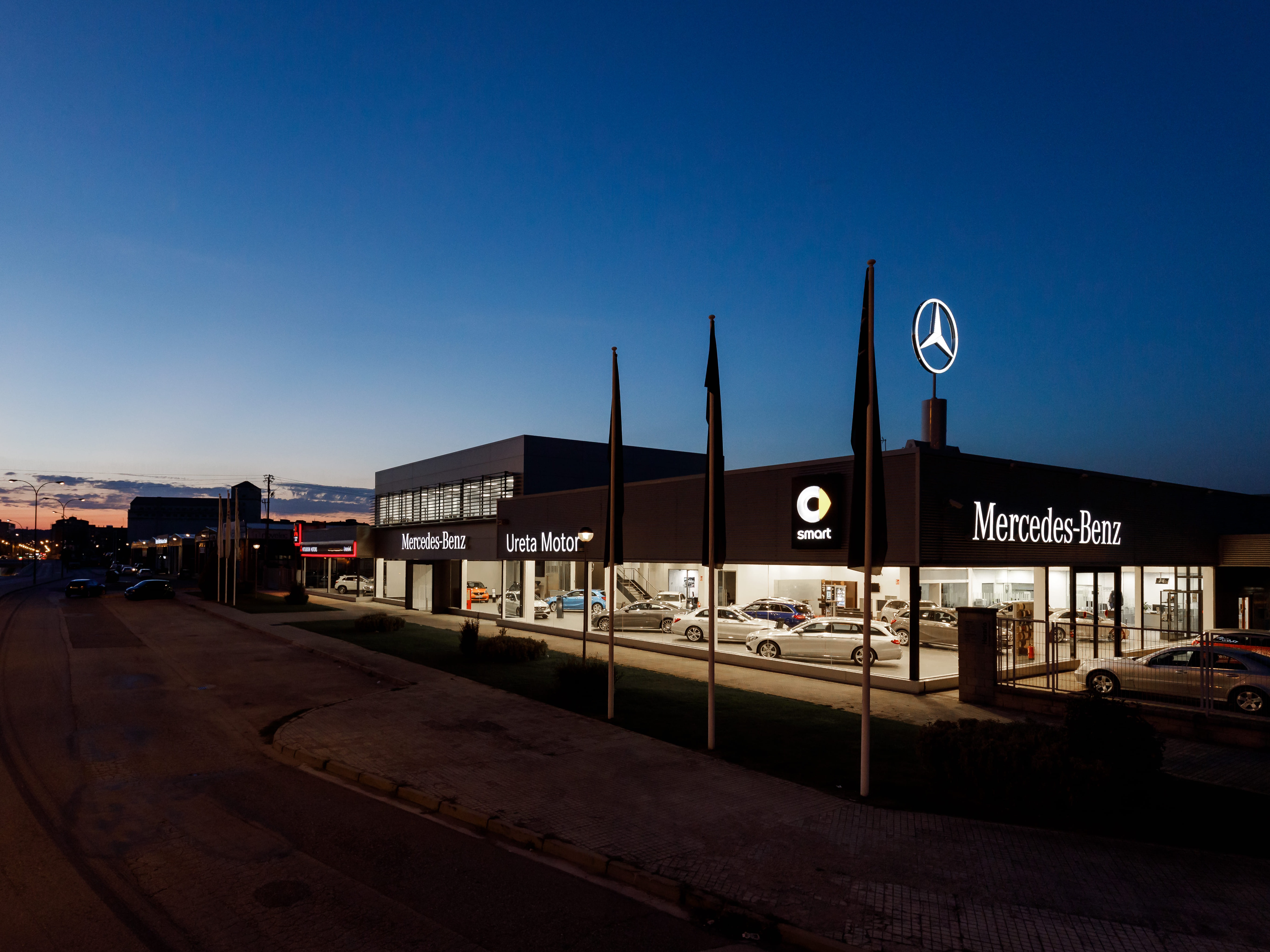 logo de URETA MOTOR S.A. CONCESIONARIO MERCEDES-BENZ